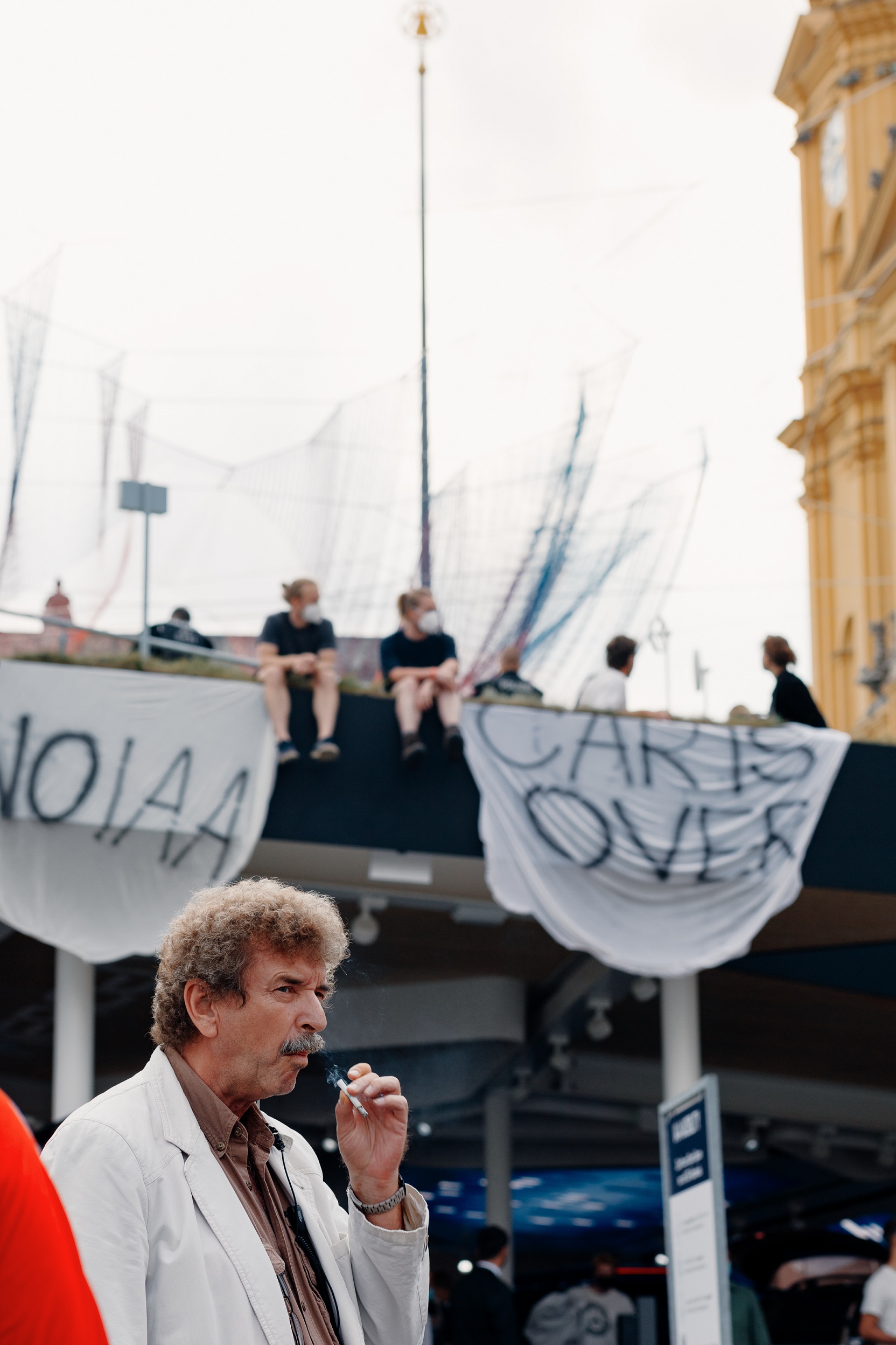 Einblicke in die Demonstration von dem Bündnis Sand im Getriebe gegen die Automobil Messe in München Bayern im Jahr 2021. Fotografiert und begleitet von dem Portrait, und Reportage Fotograf Daniel Schubert