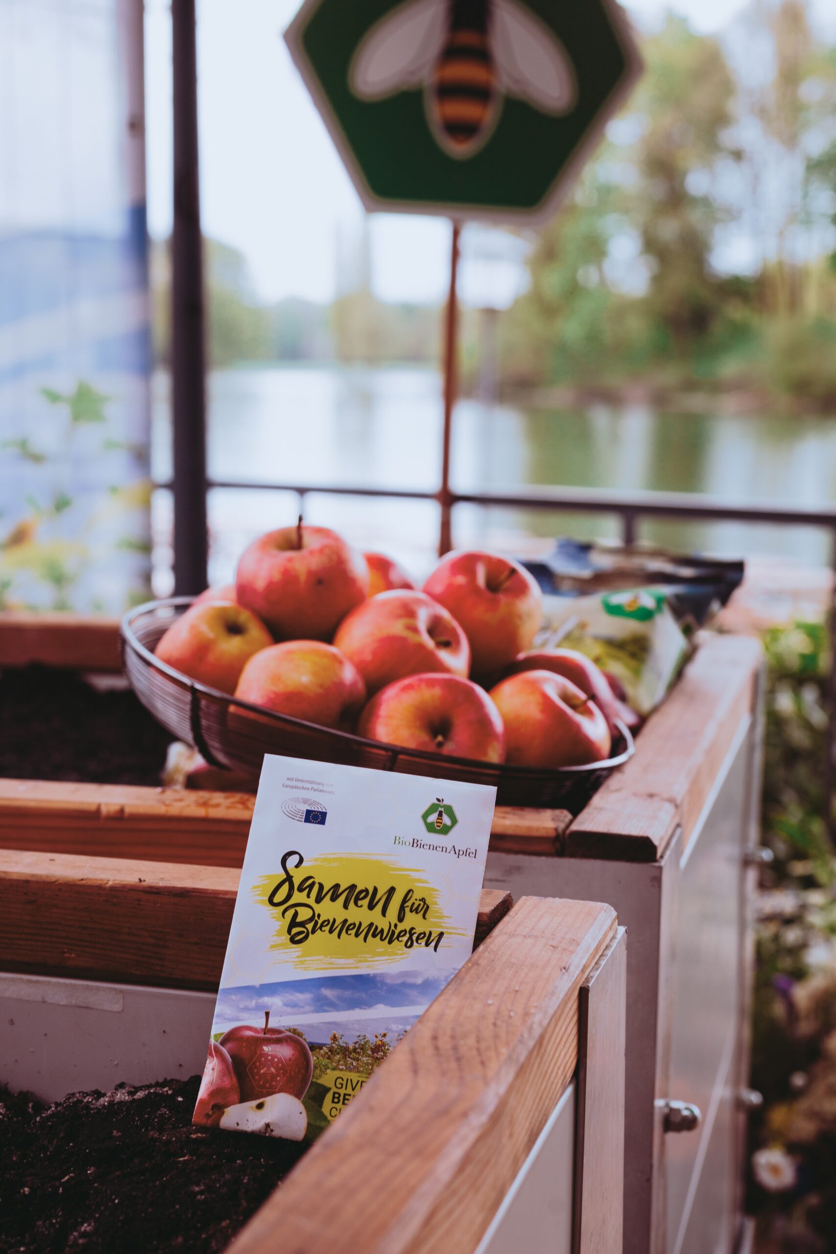 Pressekonferenz BioBienenApfel in München im Seehaus im Englischen Garten.