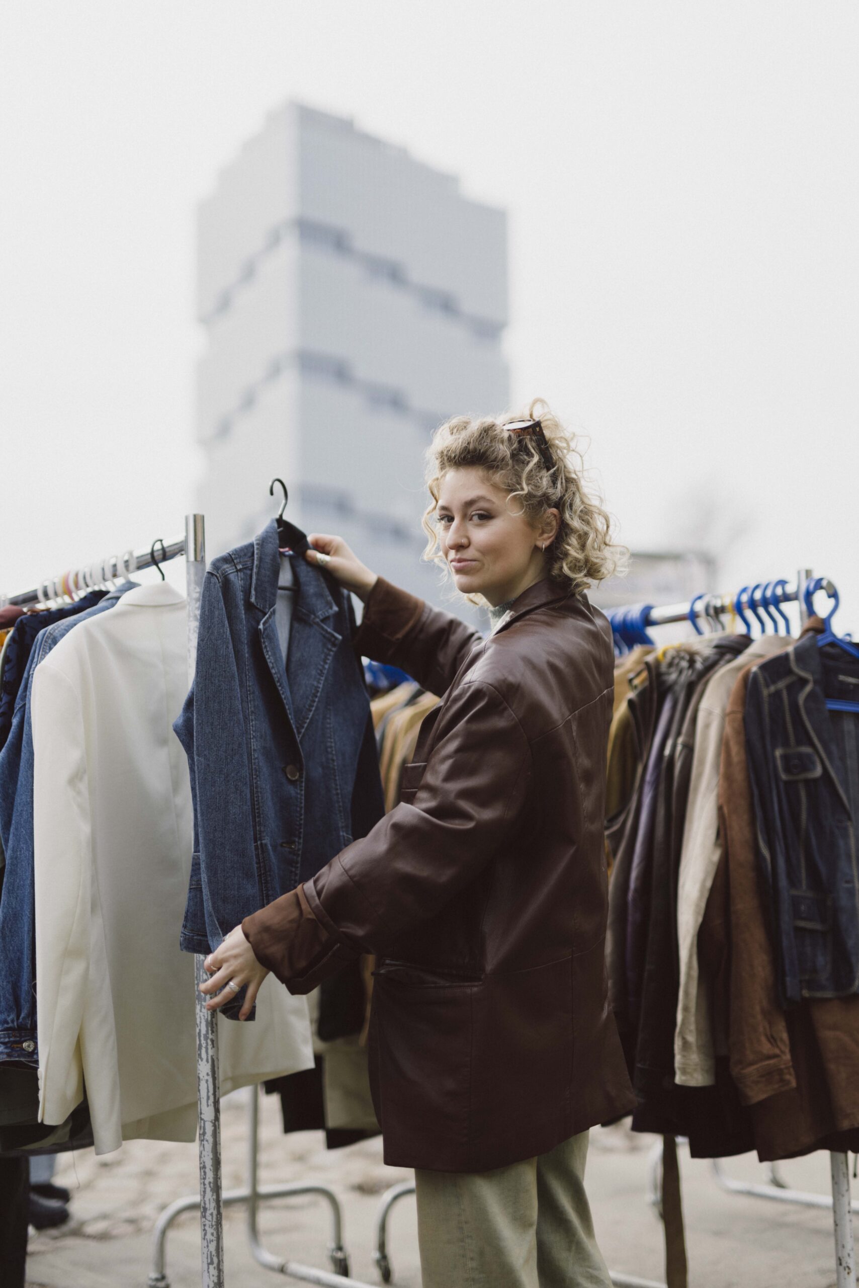 Shooting in Berlin on a flea market wie the Model Anna Pogert and the photographer Daniel Stein Schubert.
